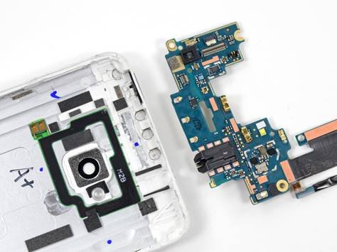 Step 1  HTC One Teardown